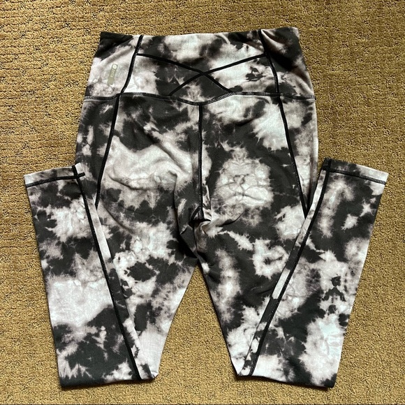 5 for $15 Zella tie dye high waist leggings - Picture 2 of 2